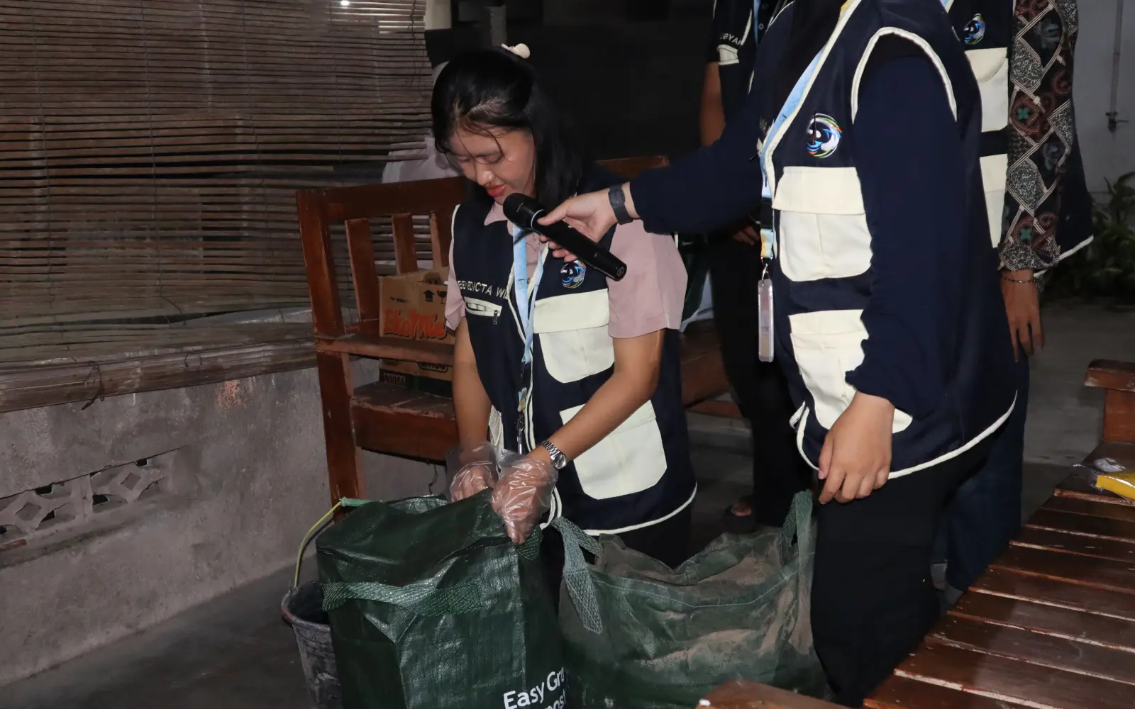 Sosialisasi Pengolahan Sampah Organik dengan Composting Bag